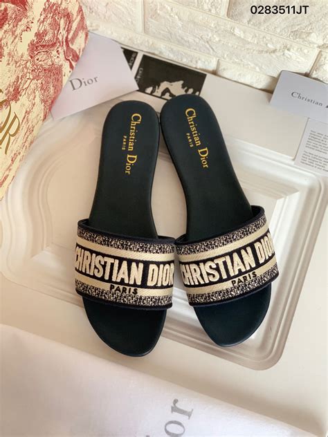 dior oblique slippers|how much are dior slippers.